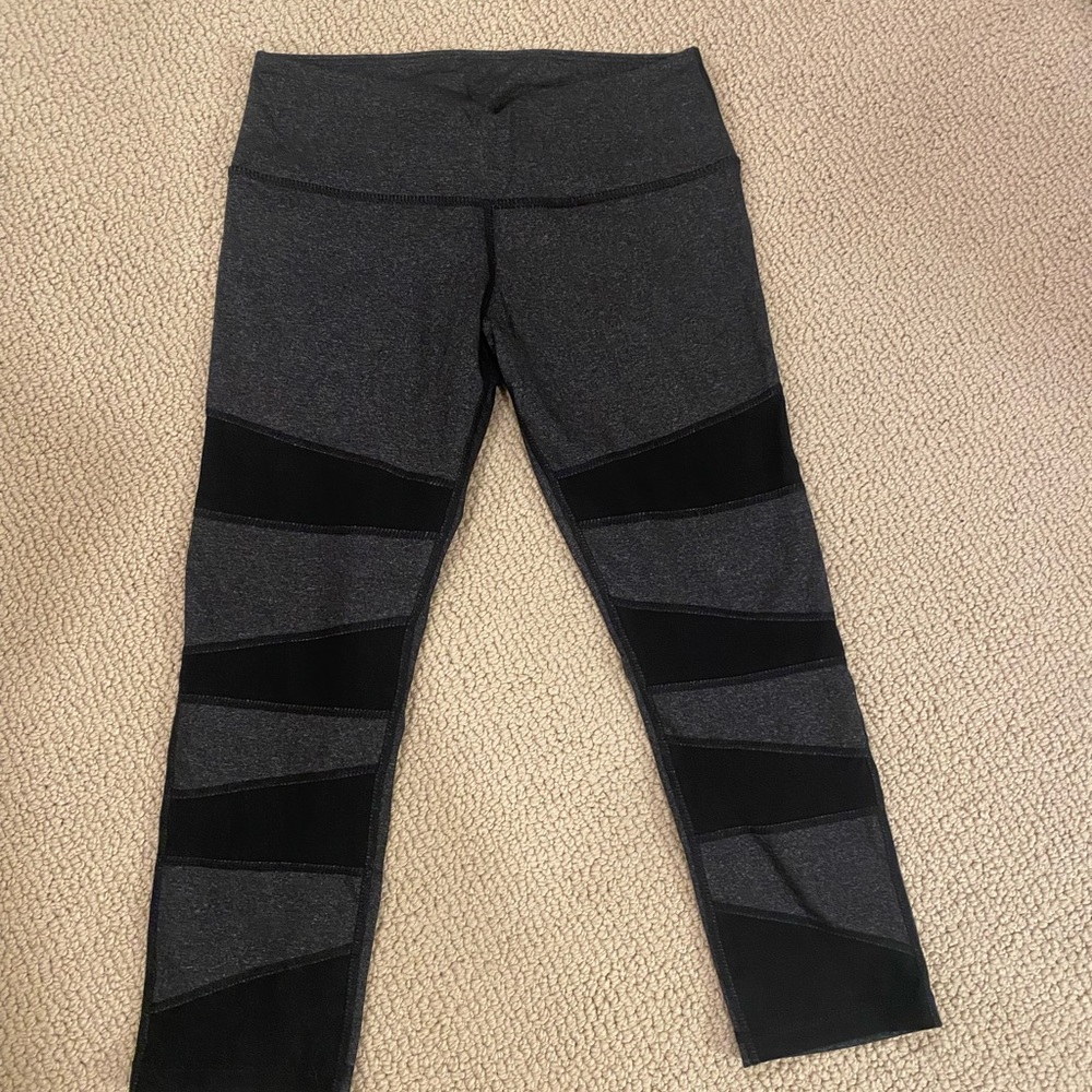 Lululemon cropped leggings size 4